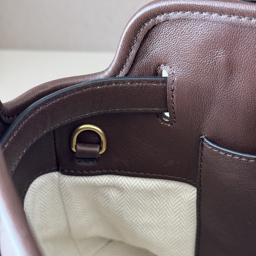 M1v M1v aventure nappa leather handbag 22x30x10cm