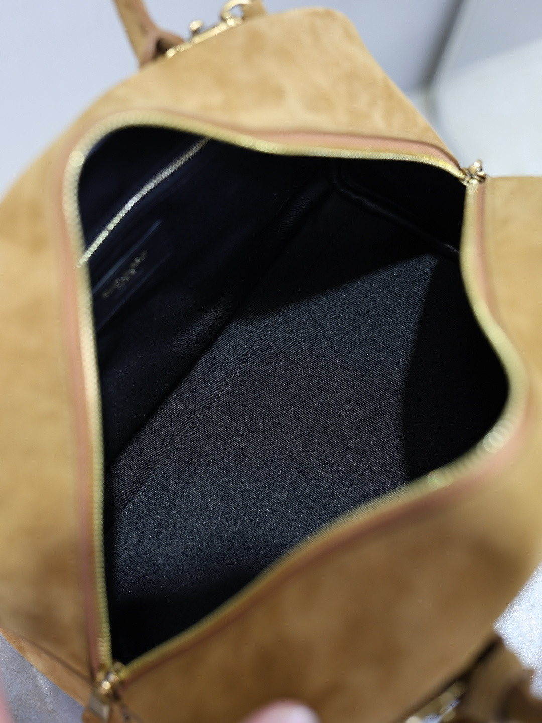 Y51 SAC DE JOUR Small Boston in Suede 27x18x15cm