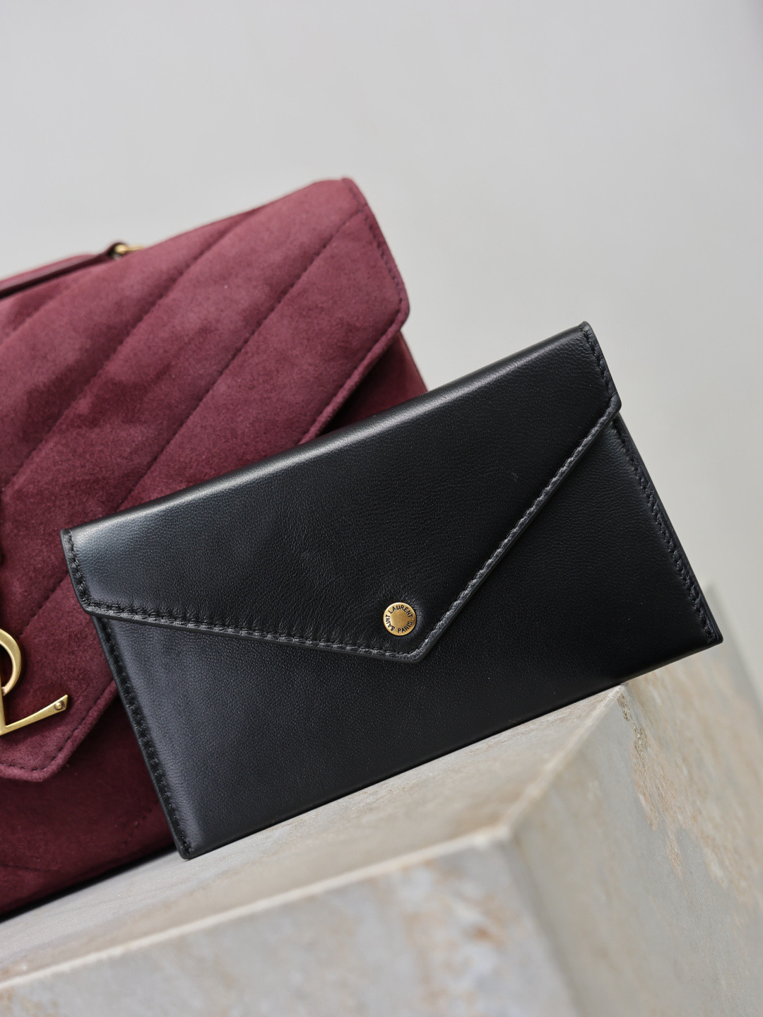 Y51 loulou medium in suede 29x17x8cm