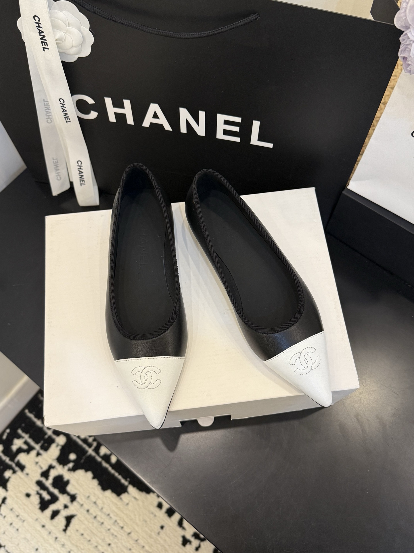 ua Ch**el ballet flats