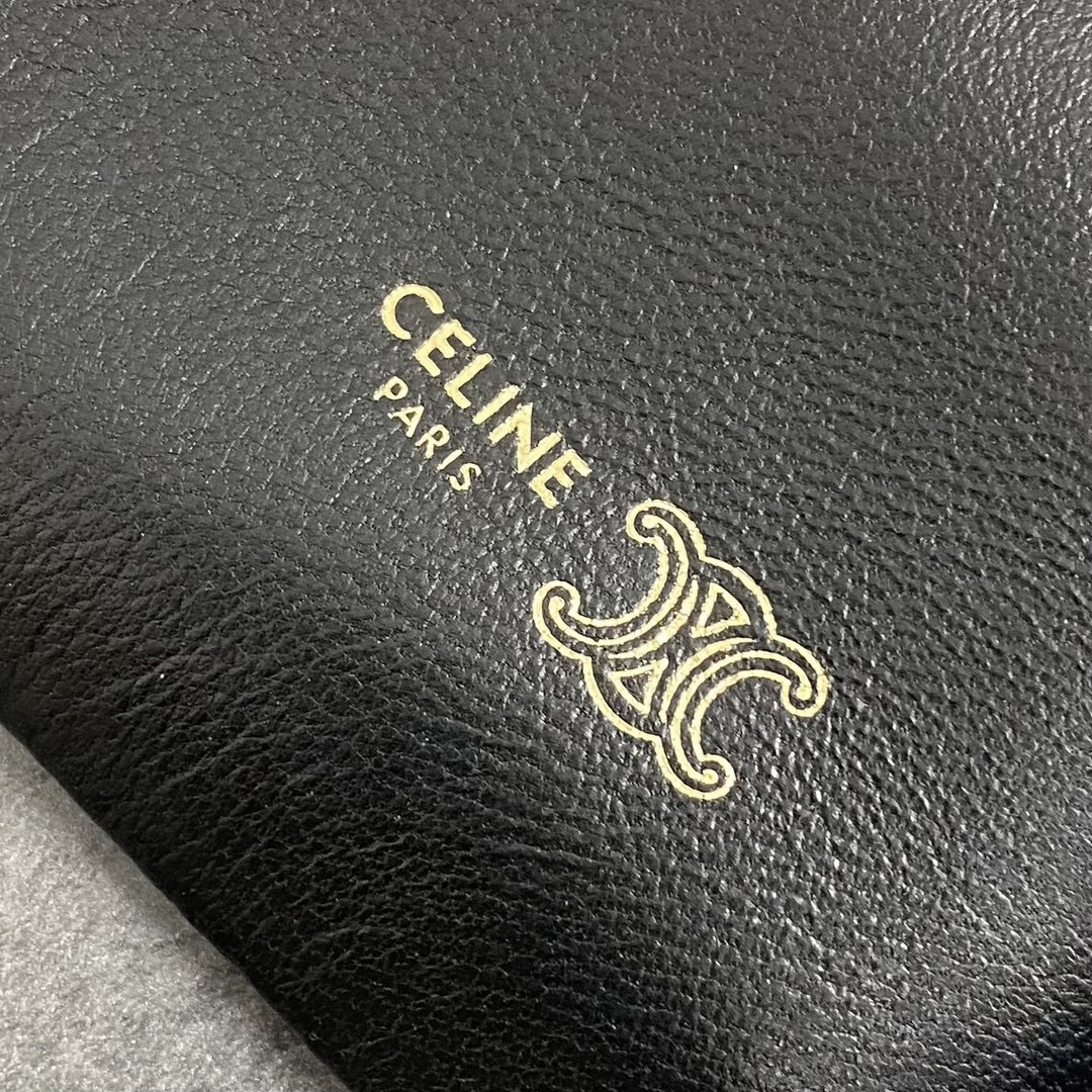 Ce1i*e small crystal pouch in lambskin 29x32x0.5cm