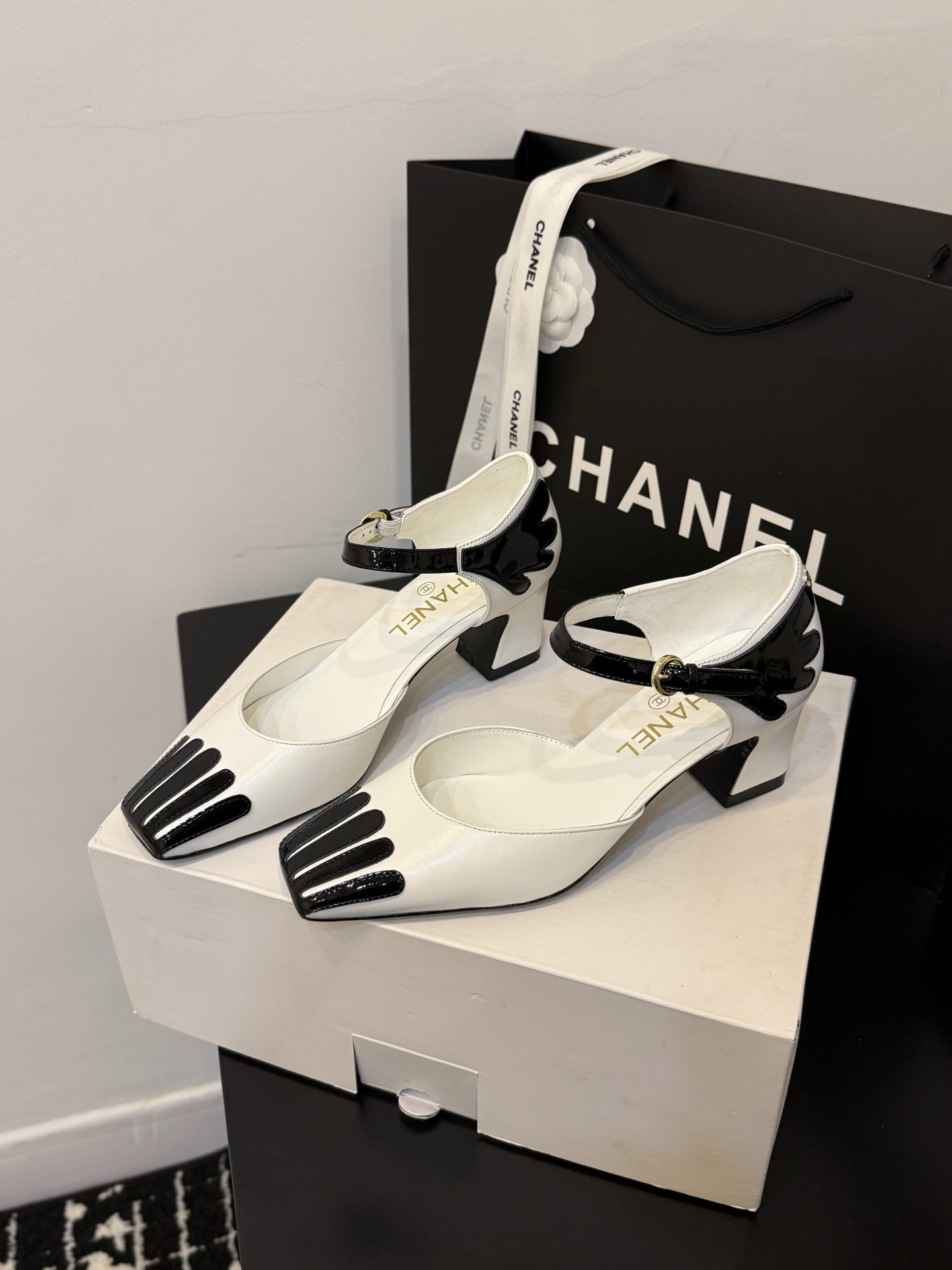 ua Ch**el mary janes