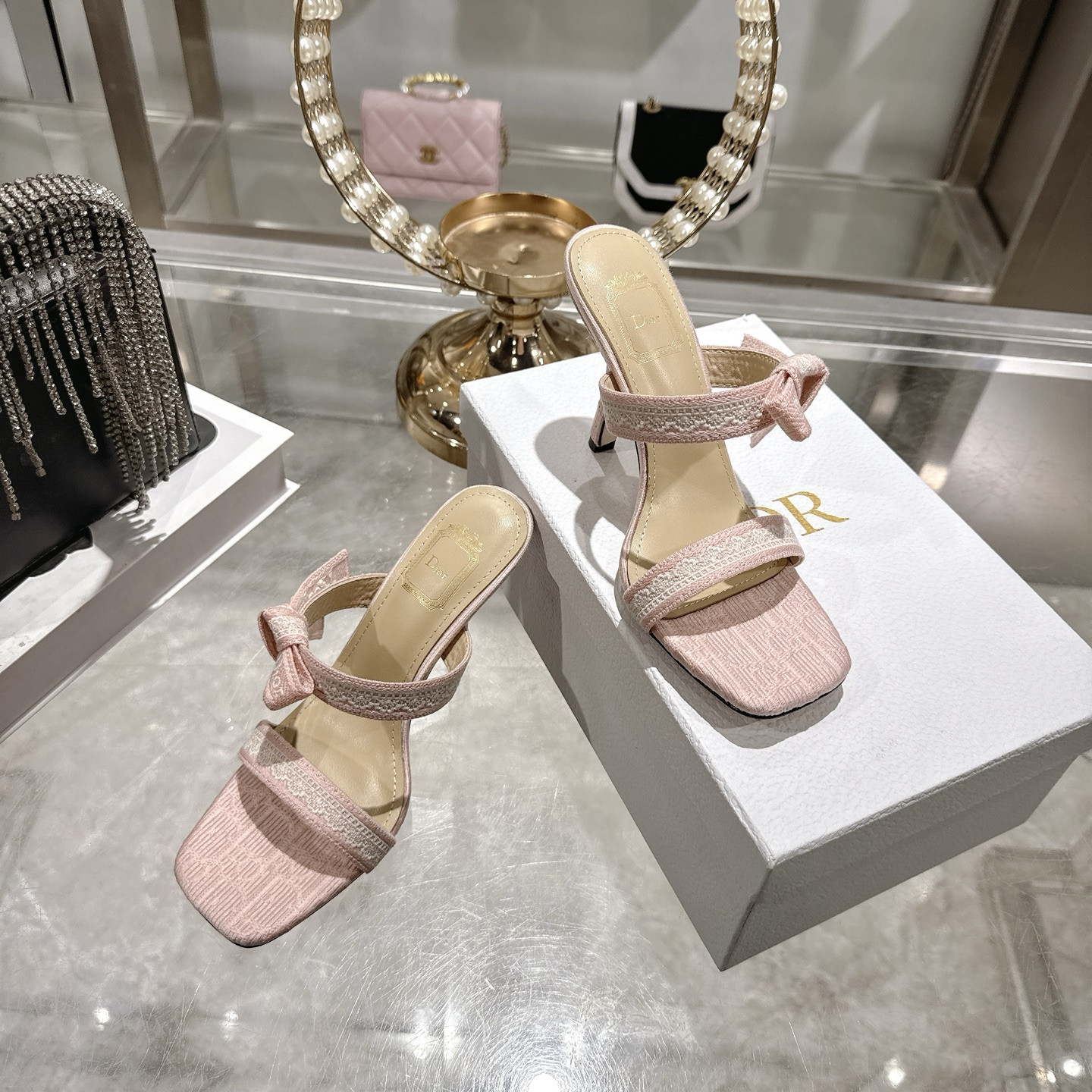 ua D10r heeled sandal