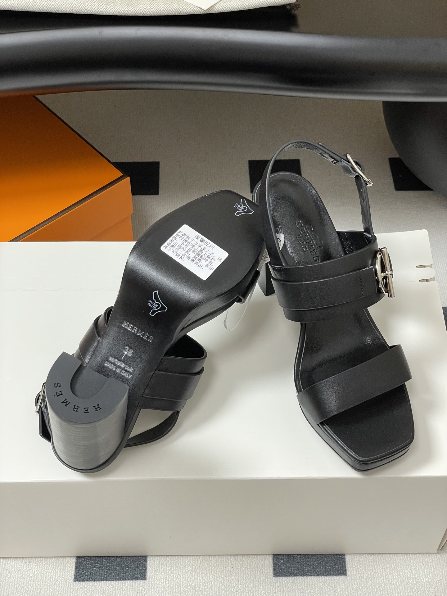 ua H**me5 keen 90 sandal